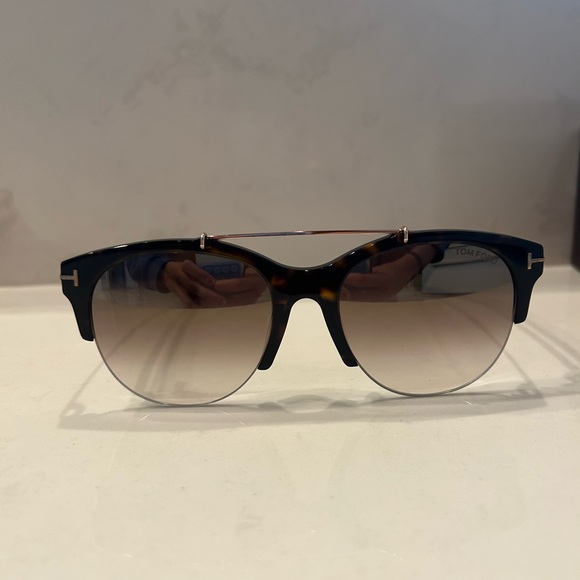 Tom Ford Sunglasses FT0517 - Picture 4 of 7